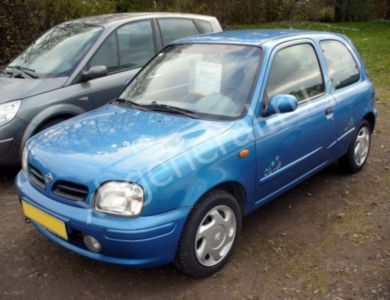 Лобовое стекло Nissan Micra K11